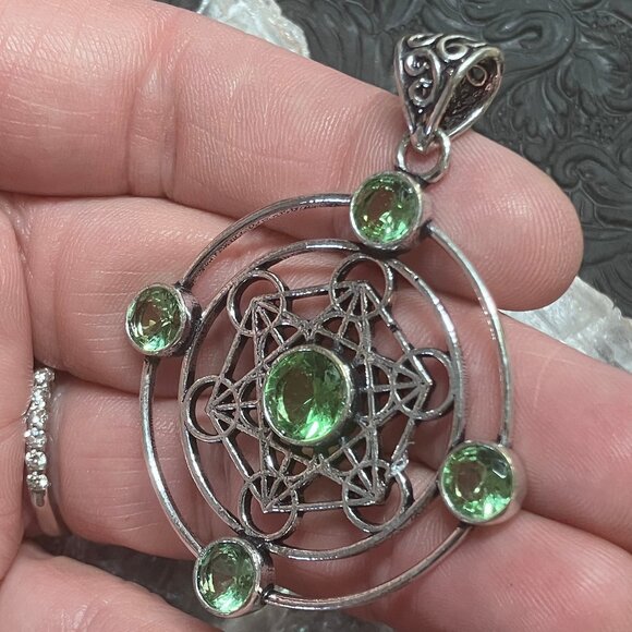 Faceted Peridot Metratrons Cube Sacred Geometry Pendant (55 2128) - Picture 4 of 8